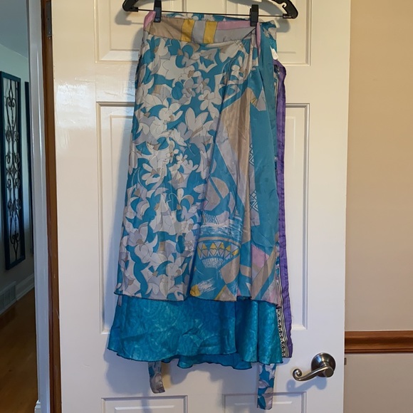 Multi color - multi Wear Dress/Skirt wrap. - Picture 2 of 3